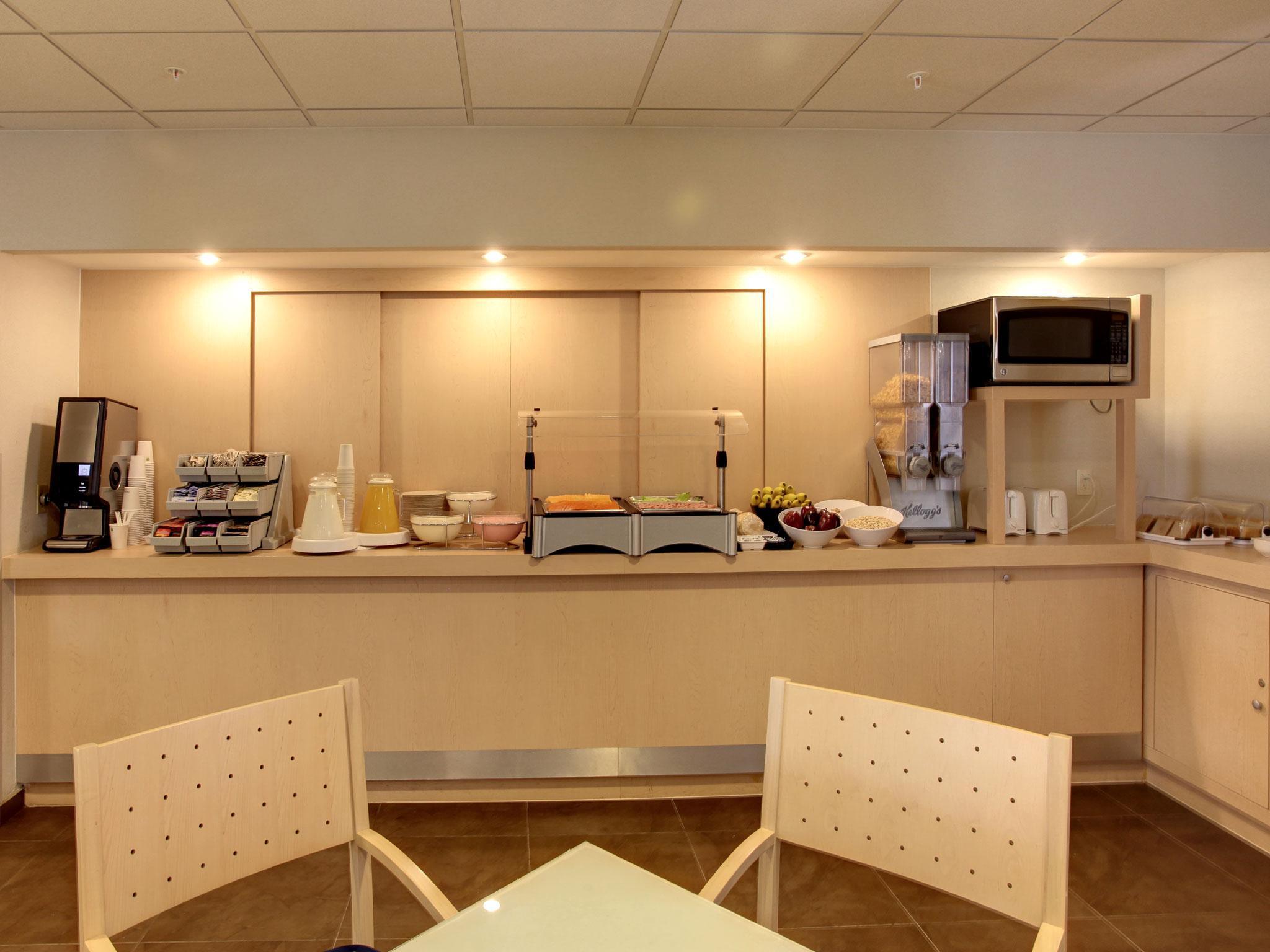 City Express Junior By Marriott Villahermosa Buitenkant foto