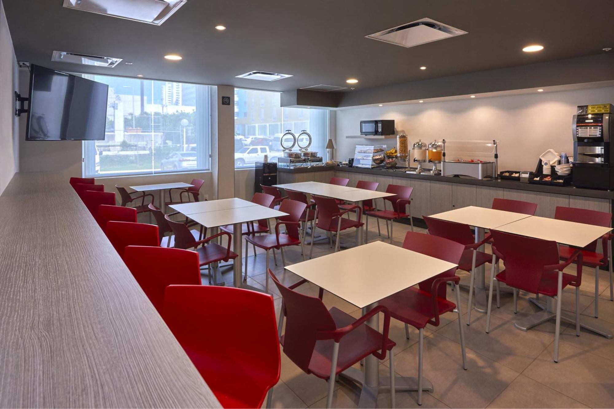 City Express Junior By Marriott Villahermosa Buitenkant foto
