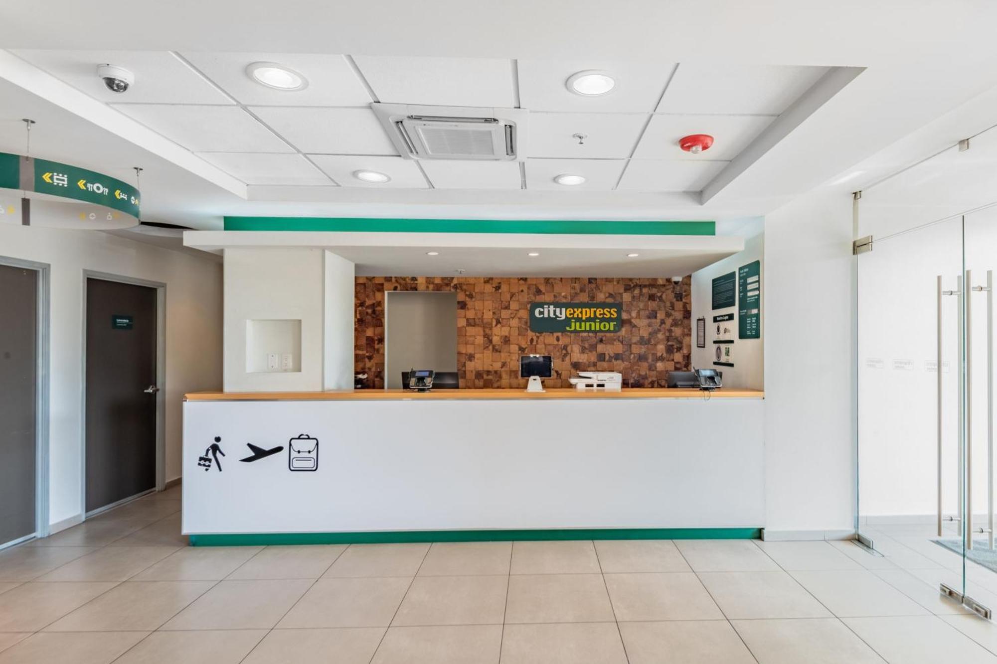 City Express Junior By Marriott Villahermosa Buitenkant foto